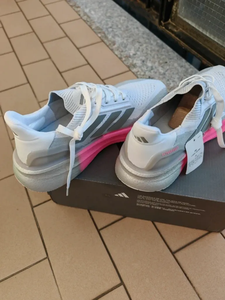 Used Adidas Ultraboost 5 bike — image 14 of 14