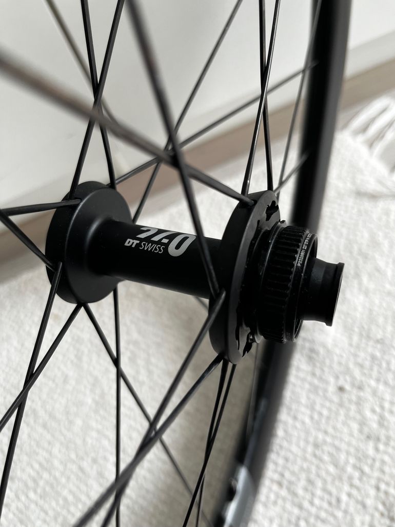 Used Dt Swiss ARC 1400 DICUT Aerokiekkosetti 62/80 mm bike — image 5 of 6
