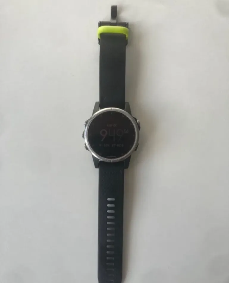 Used Garmin Fénix 5S Plus bike — image 1 of 4