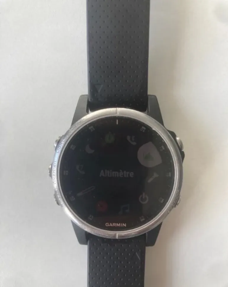 Used Garmin Fénix 5S Plus bike — image 3 of 4