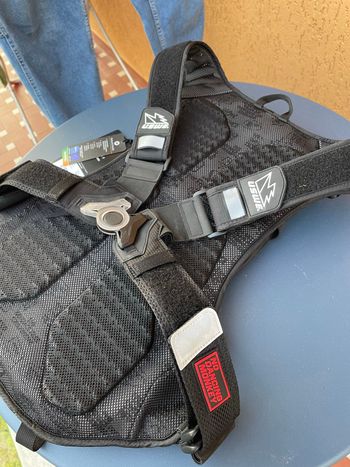 Used USWE Hydro 12 Hydration Backpack bike — image 3 of 7