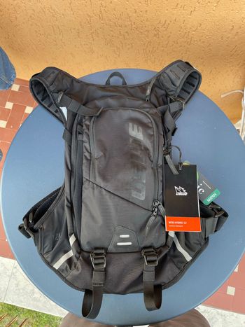 Used USWE Hydro 12 Hydration Backpack bike