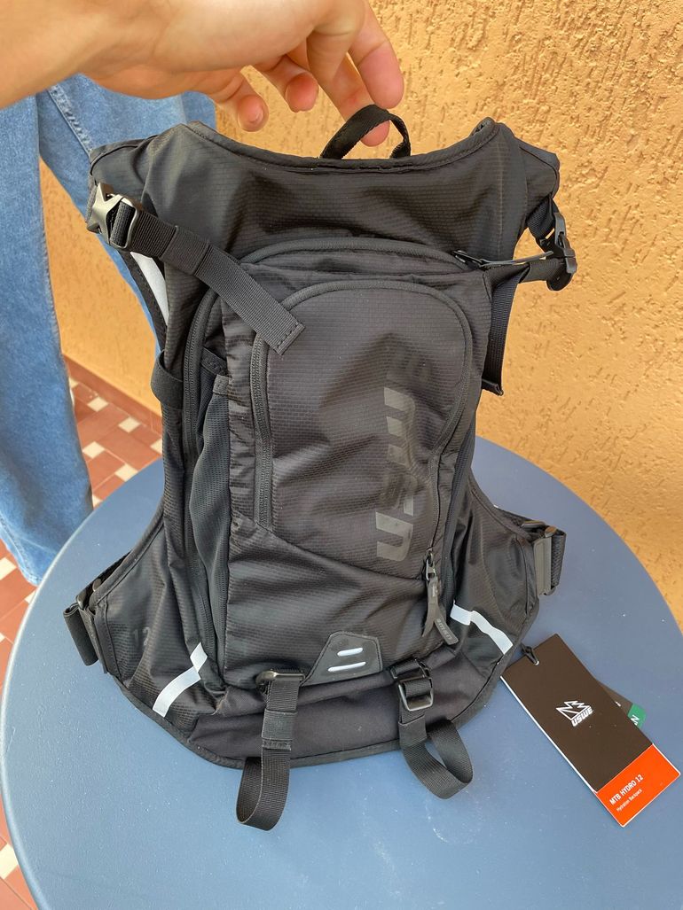 Used USWE Hydro 12 Hydration Backpack bike — image 5 of 7