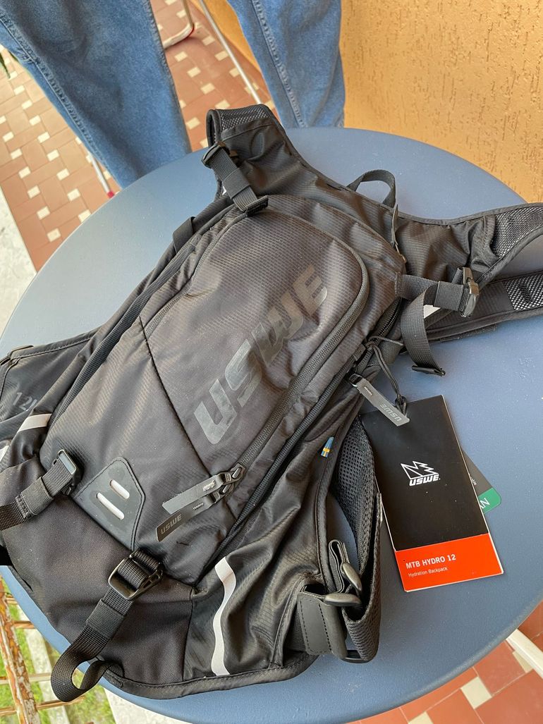 Used USWE Hydro 12 Hydration Backpack bike — image 4 of 7