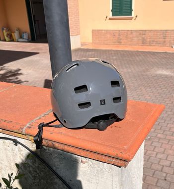 Used Decathlon Oxelo Helmet bike — image 3 of 8