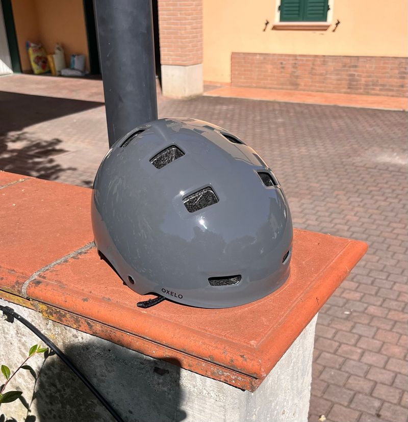 Used Decathlon Oxelo Helmet bike — image 1 of 8