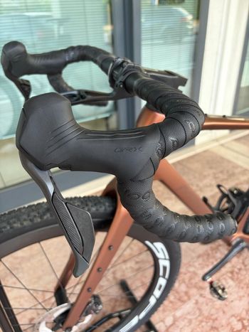 Used Shimano GRX Di2 2025 bike — image 9 of 12