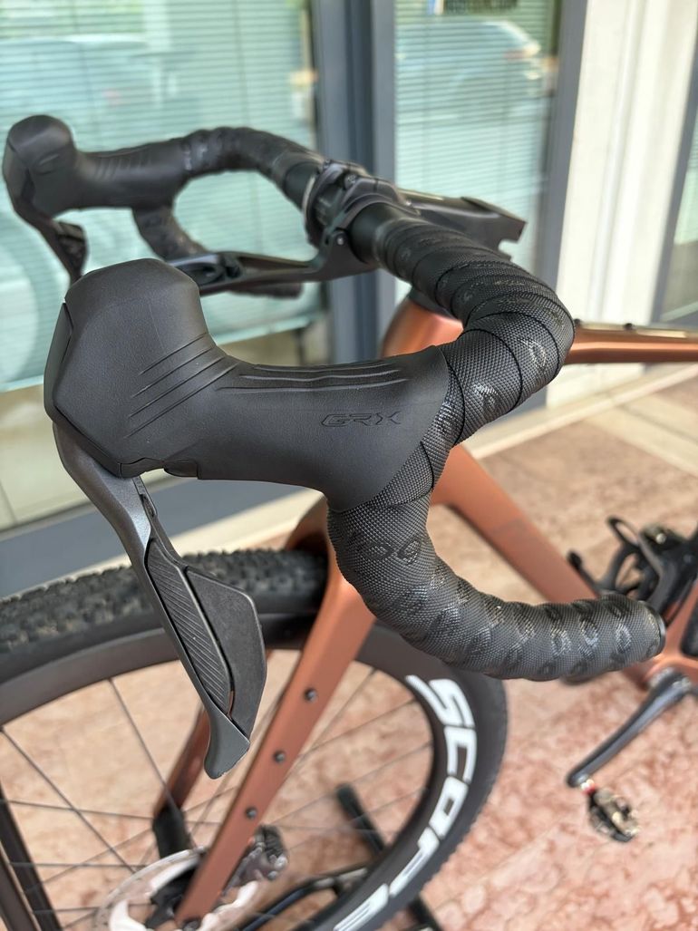 Used Shimano GRX Di2 2025 bike — image 9 of 12