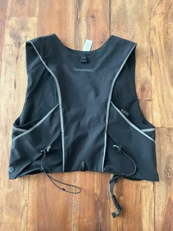 Used Lululemon Fast and Free Trailrunning Weste bike — image 2 of 3