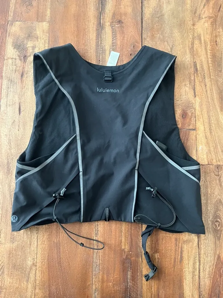 Used Lululemon Fast and Free Trailrunning Weste bike — image 2 of 3