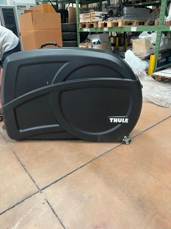 Used Thule RoundTrip Bike Travel Case bike — image 5 of 7