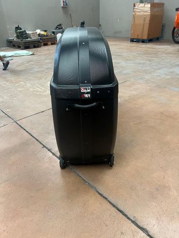 Used Thule RoundTrip Bike Travel Case bike — image 4 of 7