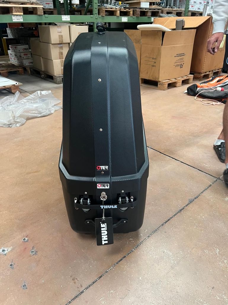 Used Thule RoundTrip Bike Travel Case bike — image 2 of 7