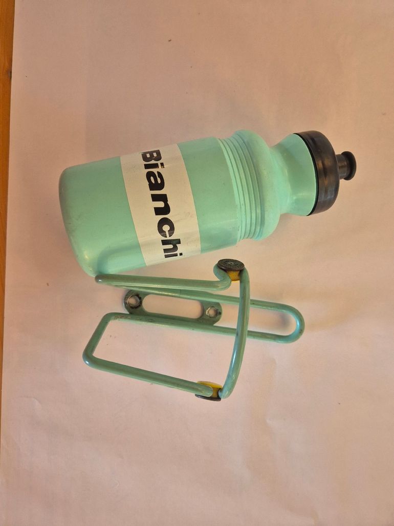Used Bianchi Borraccia e Portaborraccia bike — image 1 of 8