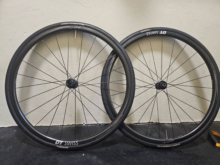 Used Dt Swiss PRC 1100 DICUT Mon Chasseral bike — image 1 of 7