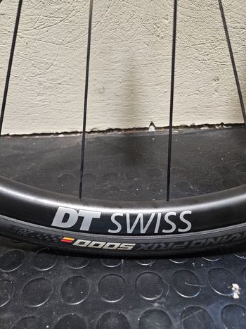 Used Dt Swiss PRC 1100 DICUT Mon Chasseral bike — image 2 of 7