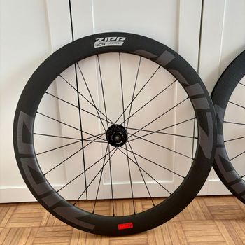Used Zipp Wheels 404 Firecrest Carbon Tubeless 2025 bike — image 3 of 10