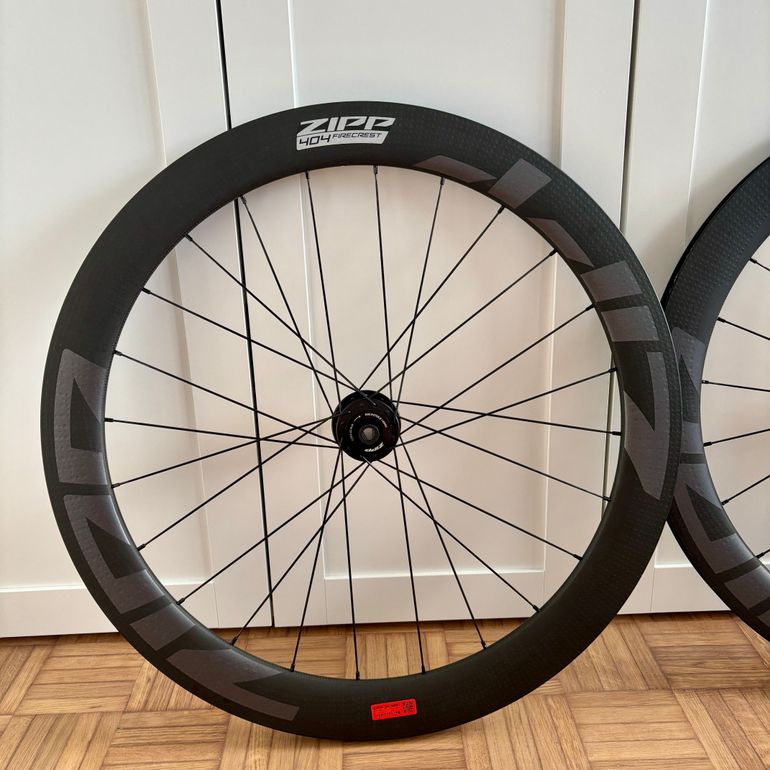Used Zipp Wheels 404 Firecrest Carbon Tubeless 2025 bike — image 3 of 10