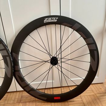 Used Zipp Wheels 404 Firecrest Carbon Tubeless 2025 bike — image 4 of 10