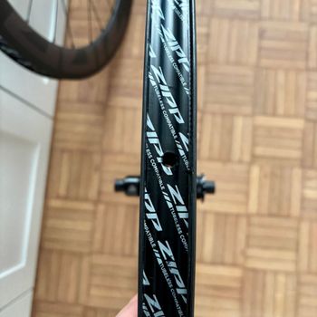 Used Zipp Wheels 404 Firecrest Carbon Tubeless 2025 bike — image 5 of 10