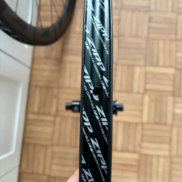 Used Zipp Wheels 404 Firecrest Carbon Tubeless 2025 bike — image 5 of 10
