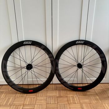 Used Zipp Wheels 404 Firecrest Carbon Tubeless 2025 bike — image 2 of 10