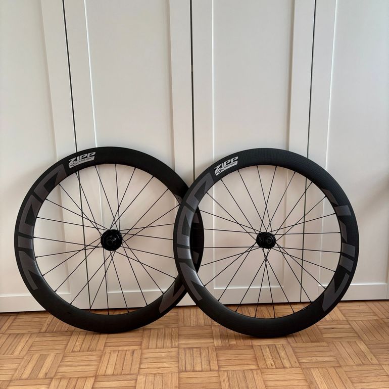 Used Zipp Wheels 404 Firecrest Carbon Tubeless 2025 bike — image 1 of 10
