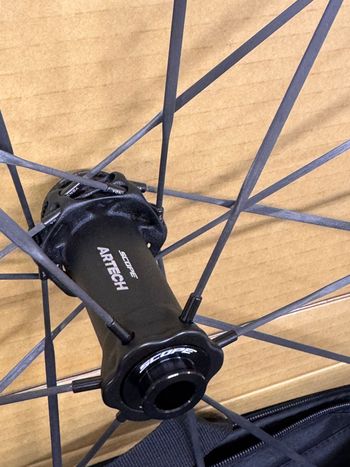 Used Scope Artech 4 CS Carbon 45mm Road Disc Wheelset 2026 bike — image 5 of 8