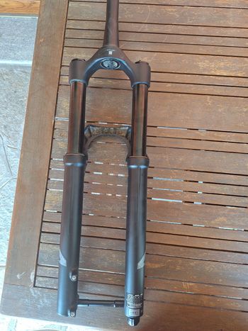 Použité Marzocchi Bomber Z1 Fork 2025 bike — obrázek 3 z 9