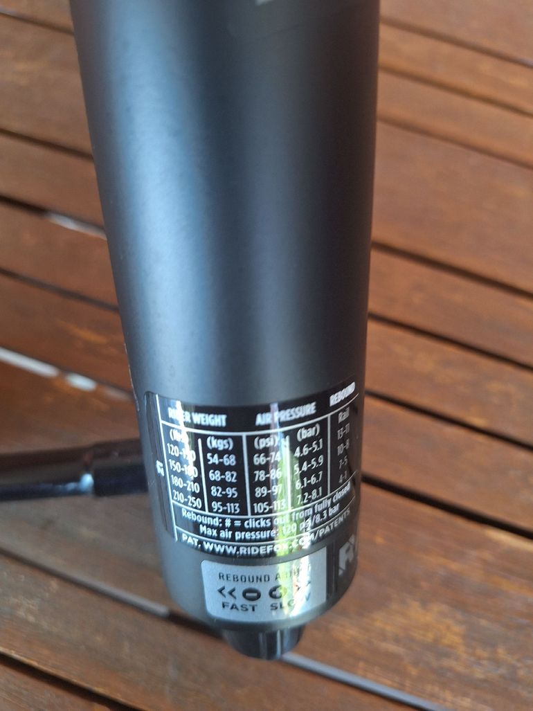 Použité Marzocchi Bomber Z1 Fork 2025 bike — obrázek 6 z 9
