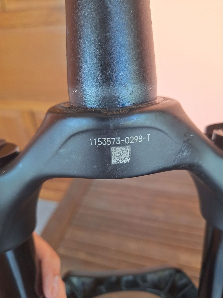Použité Marzocchi Bomber Z1 Fork 2025 bike — obrázek 4 z 9
