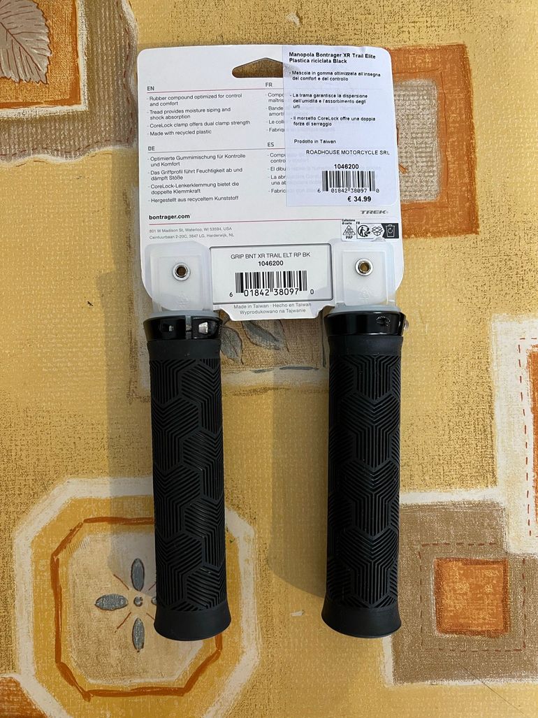 Used Bontrager XR Trail Élite Grip 2025 bike — image 2 of 6