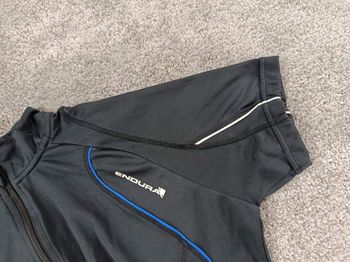 Käytetty Endura maillot velo femme taille m -31 7718 cyclisme route respirant bike — kuva 2 / 5