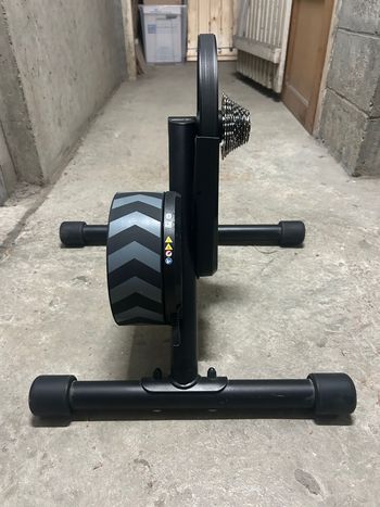 Použité Wahoo KICKR CORE Smart Trainer 2025 bike — obrázek 6 z 8