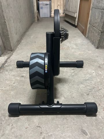 Brugt Wahoo KICKR CORE Smart Trainer 2025 bike — billede 6 af 8