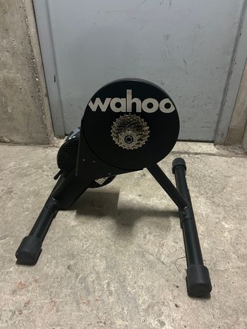 Použité Wahoo KICKR CORE Smart Trainer 2025 bike — obrázek 2 z 8