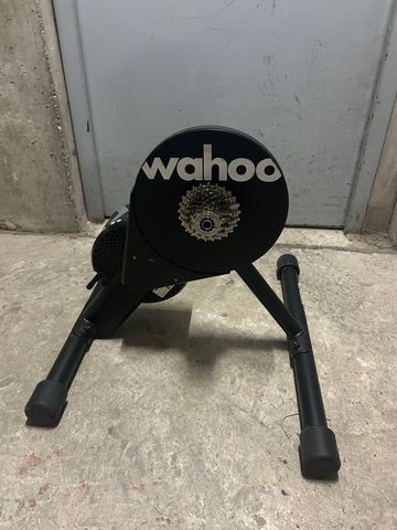 Brugt Wahoo KICKR CORE Smart Trainer 2025 bike — billede 2 af 8