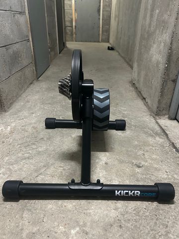 Brugt Wahoo KICKR CORE Smart Trainer 2025 bike — billede 3 af 8