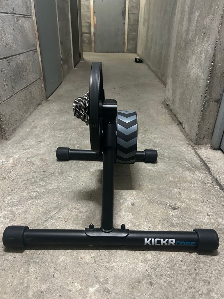 Použité Wahoo KICKR CORE Smart Trainer 2025 bike — obrázek 3 z 8