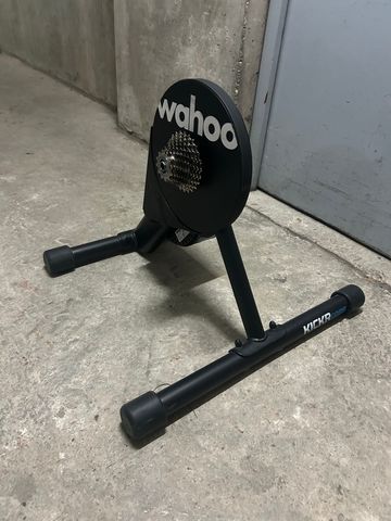 Brugt Wahoo KICKR CORE Smart Trainer 2025 bike — billede 4 af 8