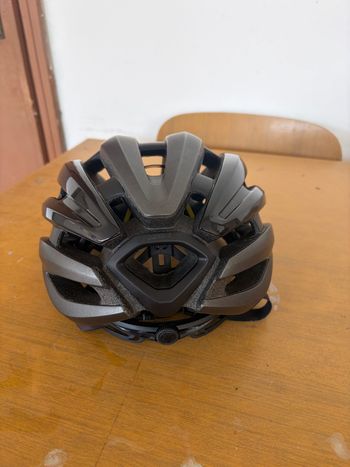 Used Giro Synthe MIPS II Helmet 2024 bike — image 3 of 3