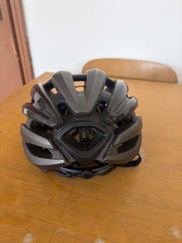 Brugt Giro Synthe MIPS II Helmet 2024 bike — billede 3 af 3
