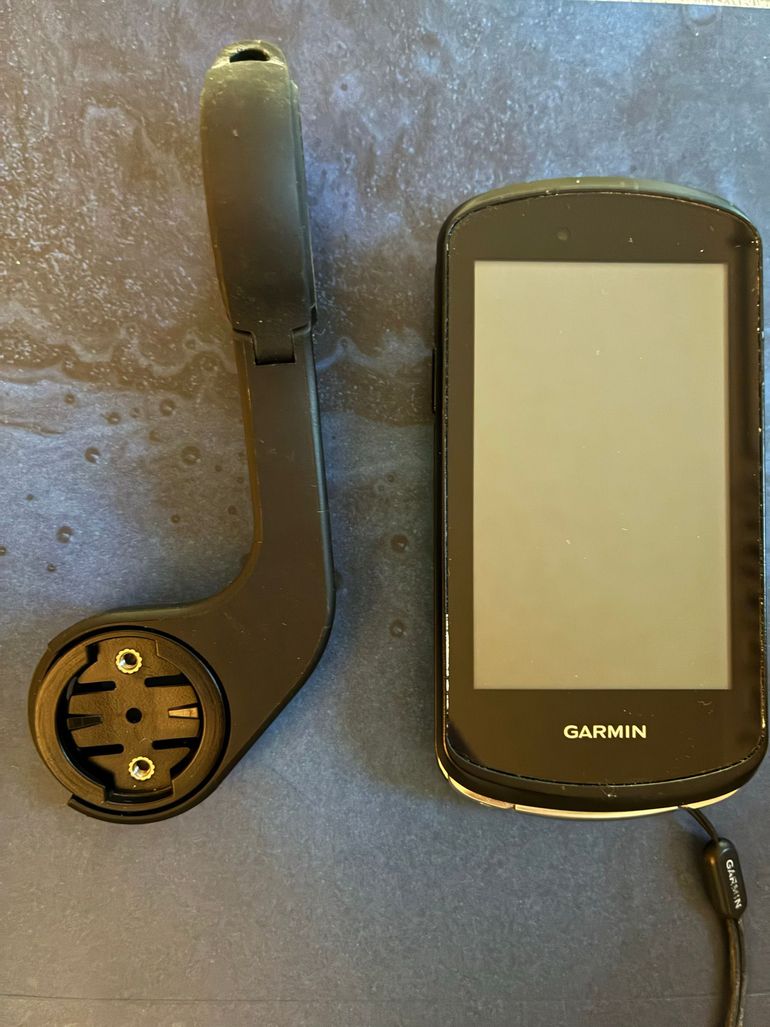 Used Garmin Edge 1040 GPS Cycling Computer 2024 bike — image 1 of 2