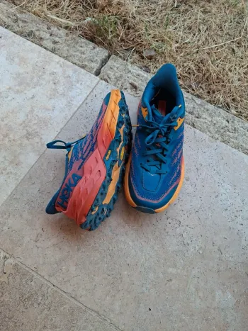 Used Hoka Trailrunning Shoes bike — image 3 of 5