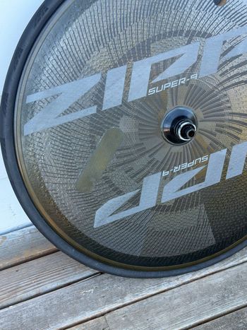 Used Zipp Super 9 Disc Brake Carbon Disc Wheel 2024 bike — image 4 of 4
