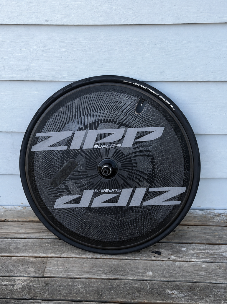 Used Zipp Super 9 Disc Brake Carbon Disc Wheel 2024 bike — image 2 of 4