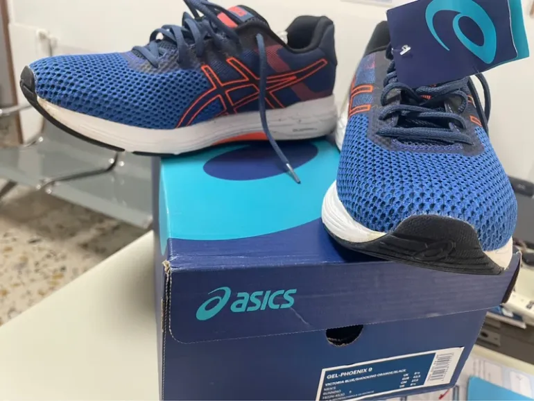 Used Asics Running Shoes bike — image 1 of 7