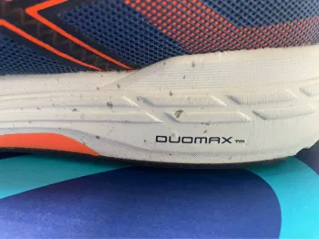 Used Asics Running Shoes bike — image 4 of 7