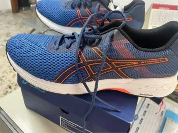 Used Asics Running Shoes bike — image 3 of 7