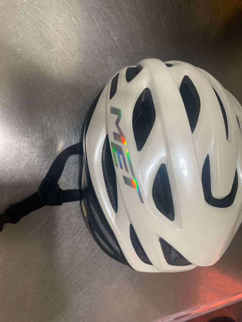 Used MET Estro MIPS Helmet bike — image 1 of 4